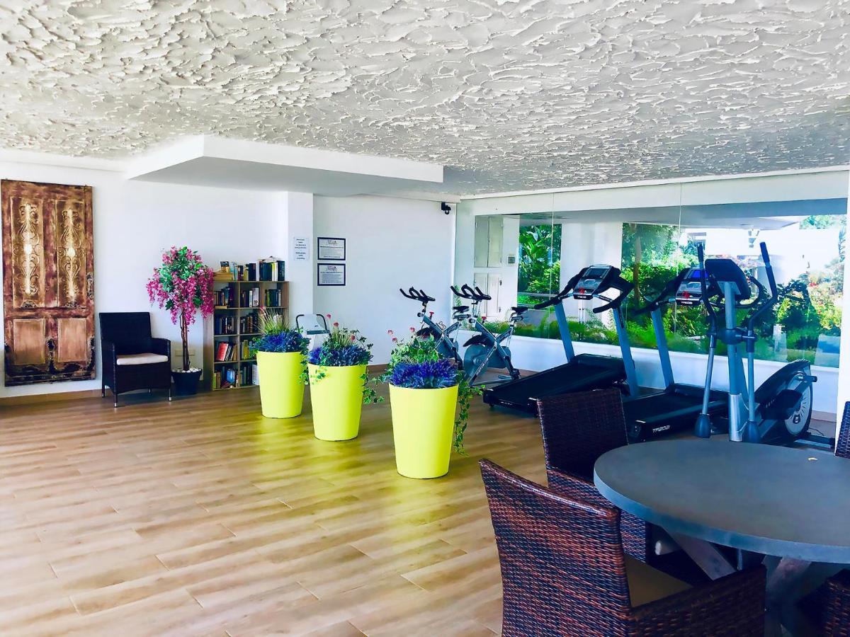 Parque Miraflores Nr. 218. Tennis & South-West Seawiew Apartment Ла Кала де Михас Екстериор снимка